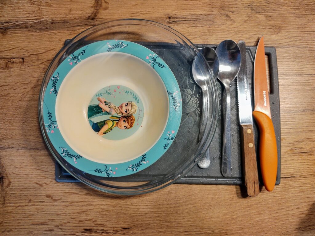 Packing for a weekend trip with kids: kitchen items