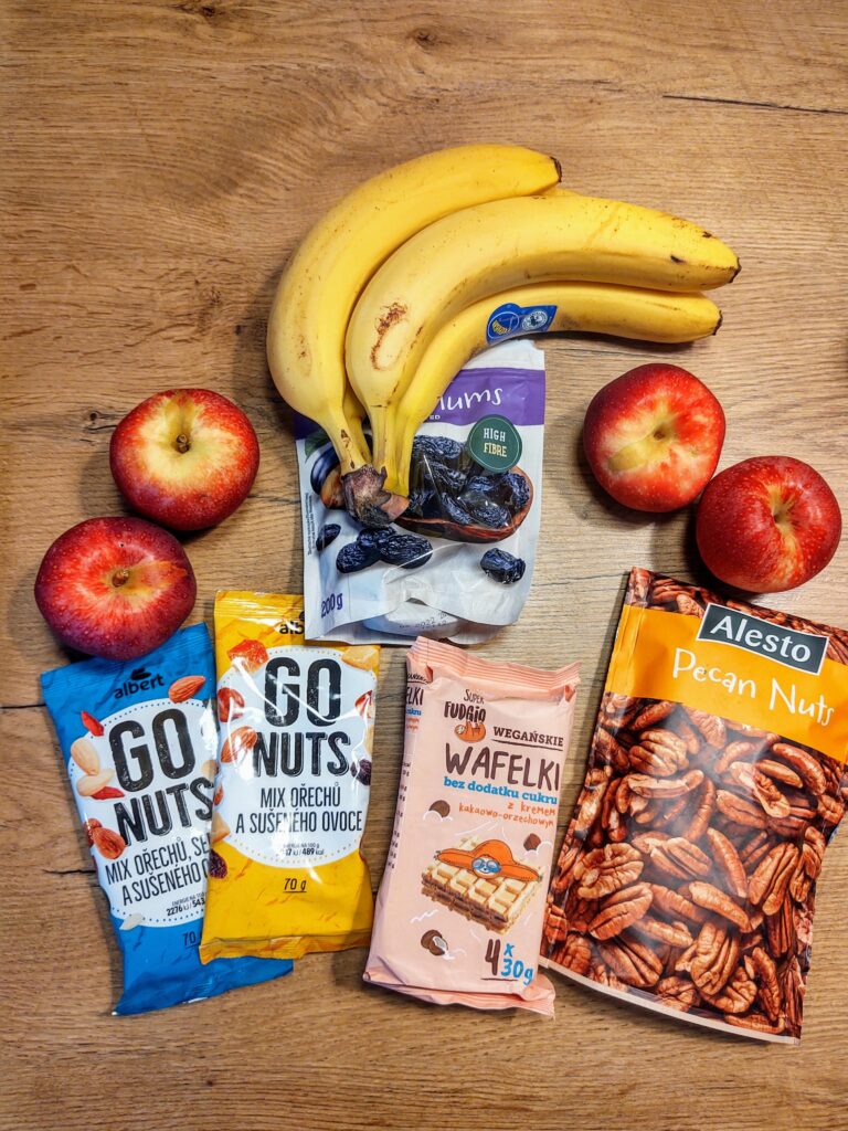 Packing for a weekend trip with kids: snacks